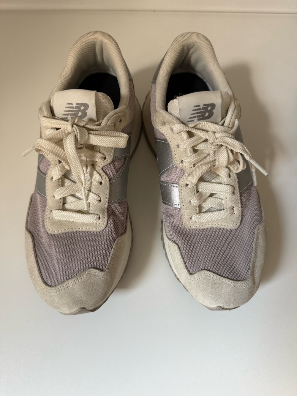 New Balance 237 Women’s Cream and Light Purple Casual Sneakers size 7.5
